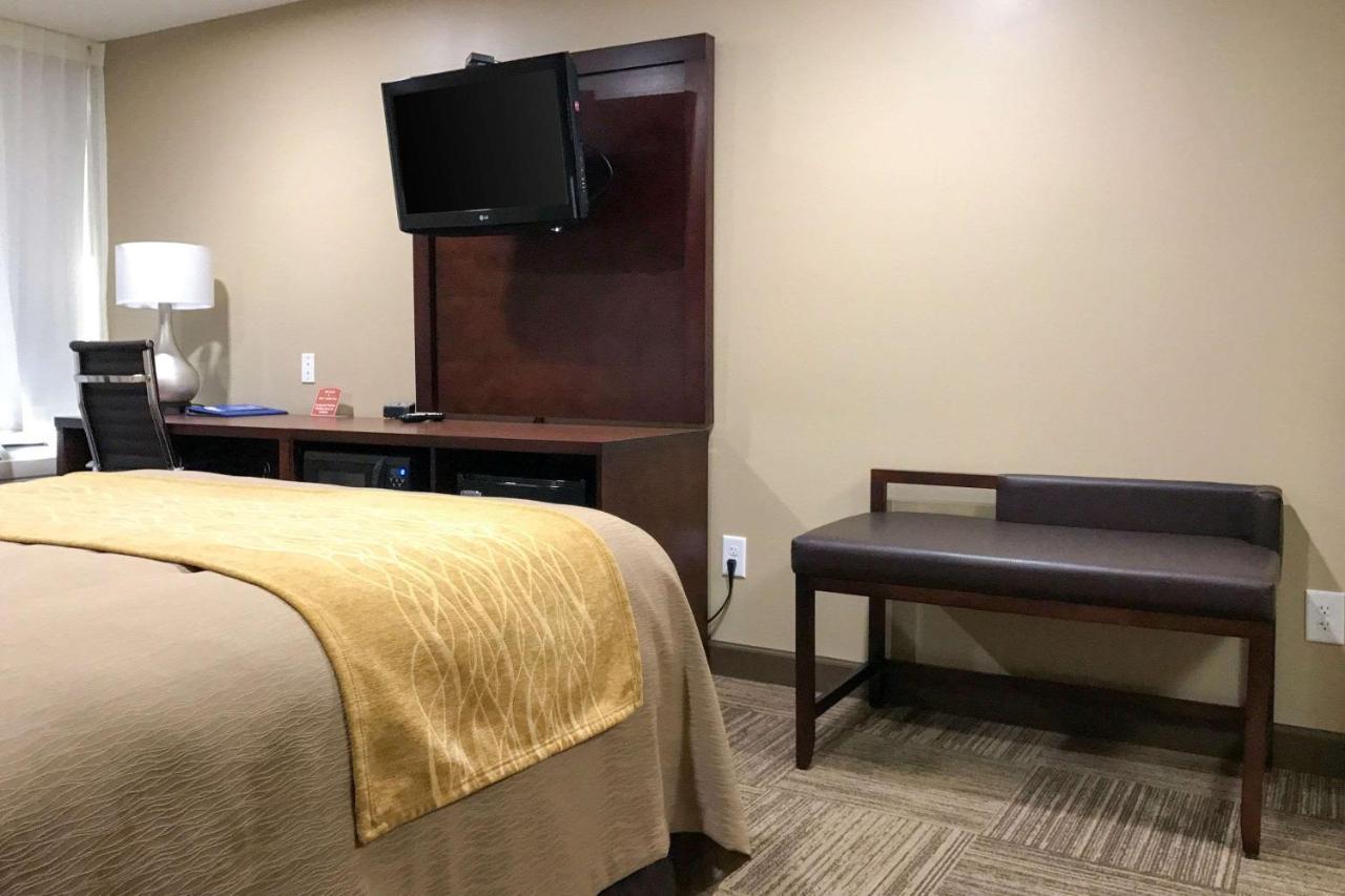 Giles Hotel Inn And Suites Pulaski Екстериор снимка