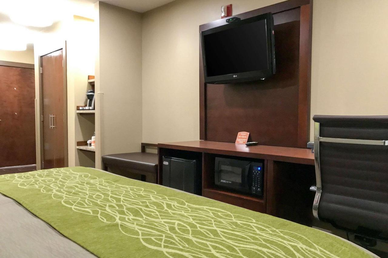 Giles Hotel Inn And Suites Pulaski Екстериор снимка