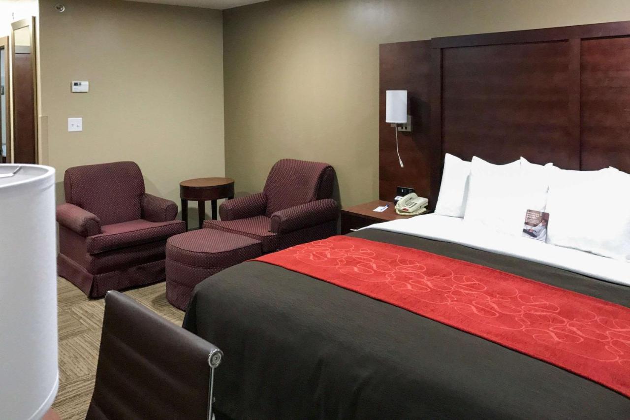 Giles Hotel Inn And Suites Pulaski Екстериор снимка
