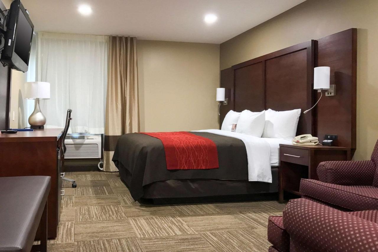 Giles Hotel Inn And Suites Pulaski Екстериор снимка