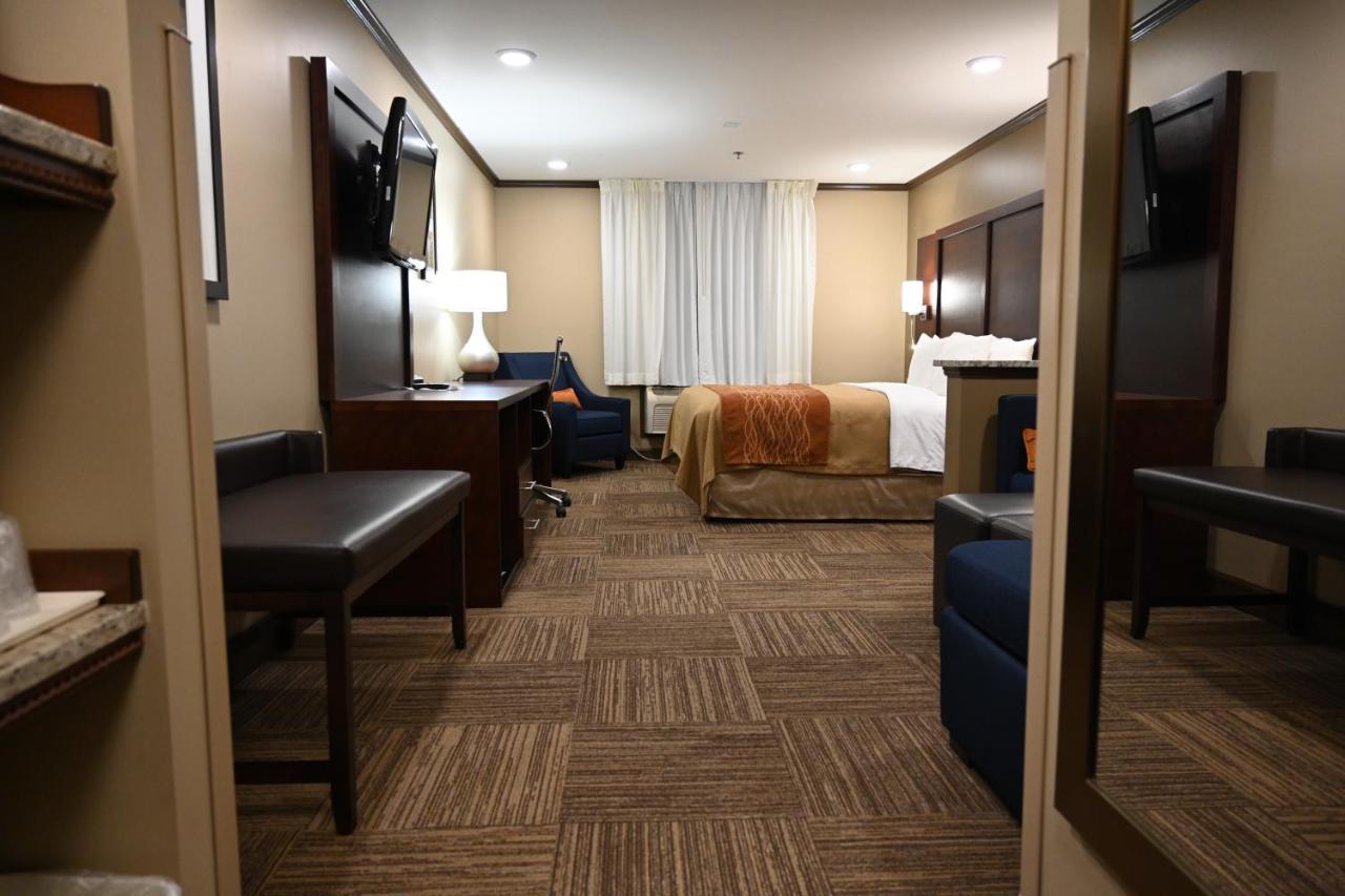 Giles Hotel Inn And Suites Pulaski Екстериор снимка