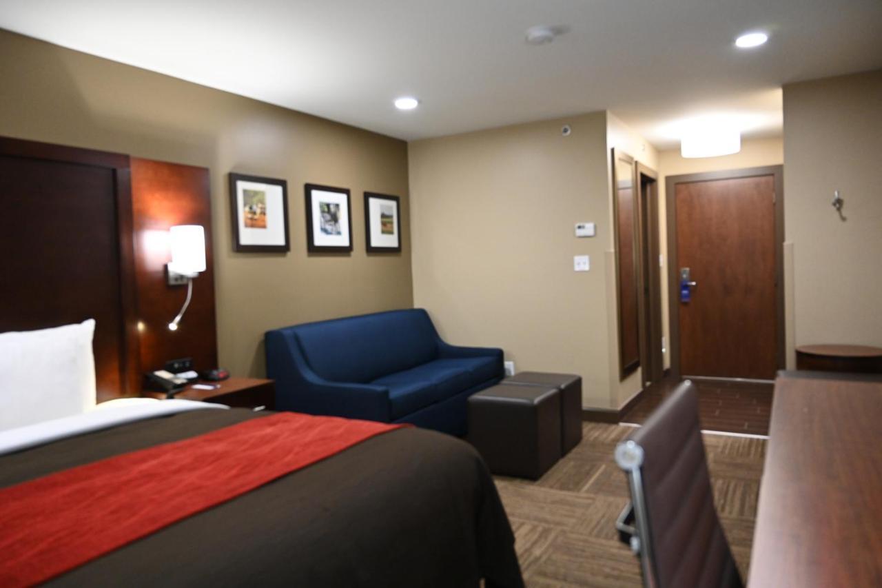 Giles Hotel Inn And Suites Pulaski Екстериор снимка