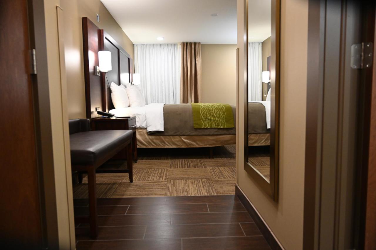 Giles Hotel Inn And Suites Pulaski Екстериор снимка