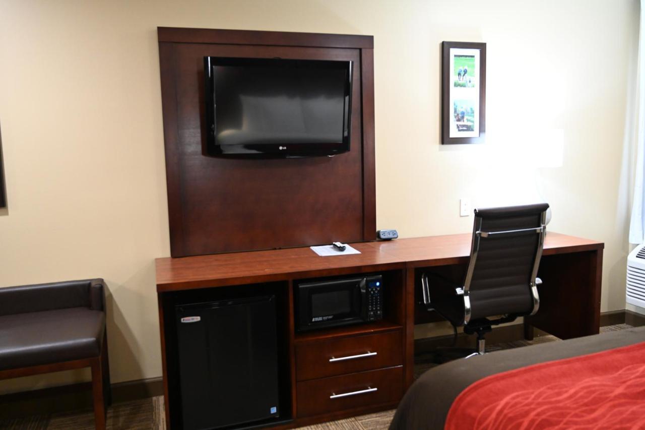 Giles Hotel Inn And Suites Pulaski Екстериор снимка
