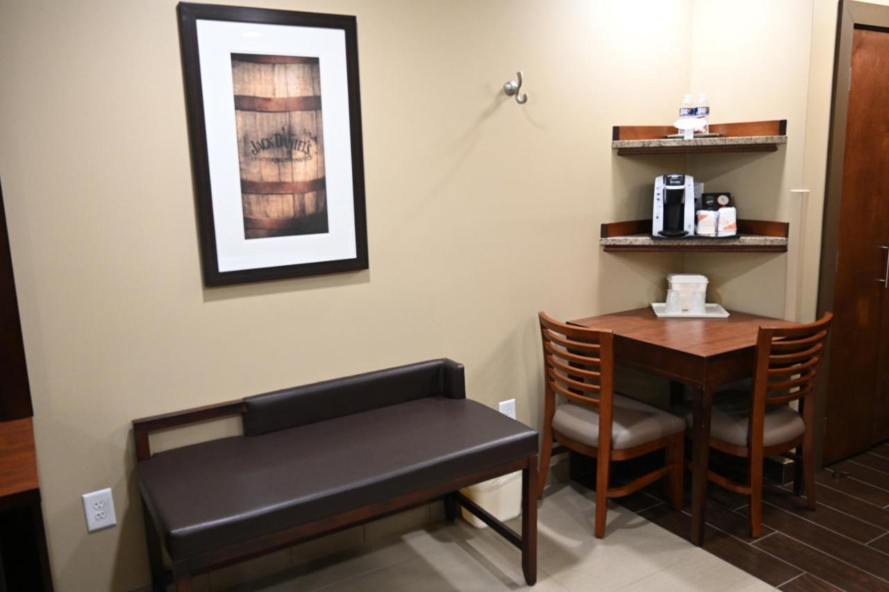 Giles Hotel Inn And Suites Pulaski Екстериор снимка
