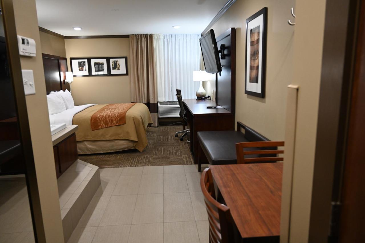 Giles Hotel Inn And Suites Pulaski Екстериор снимка