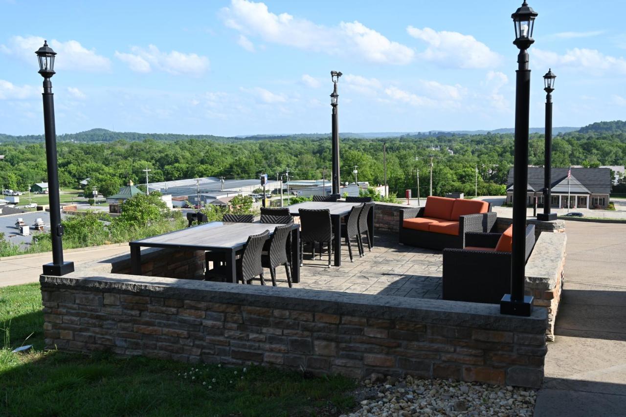 Giles Hotel Inn And Suites Pulaski Екстериор снимка
