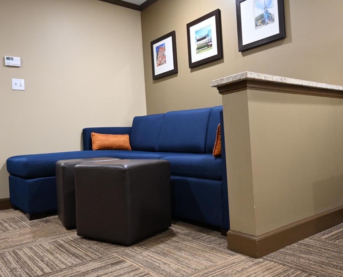 Giles Hotel Inn And Suites Pulaski Екстериор снимка