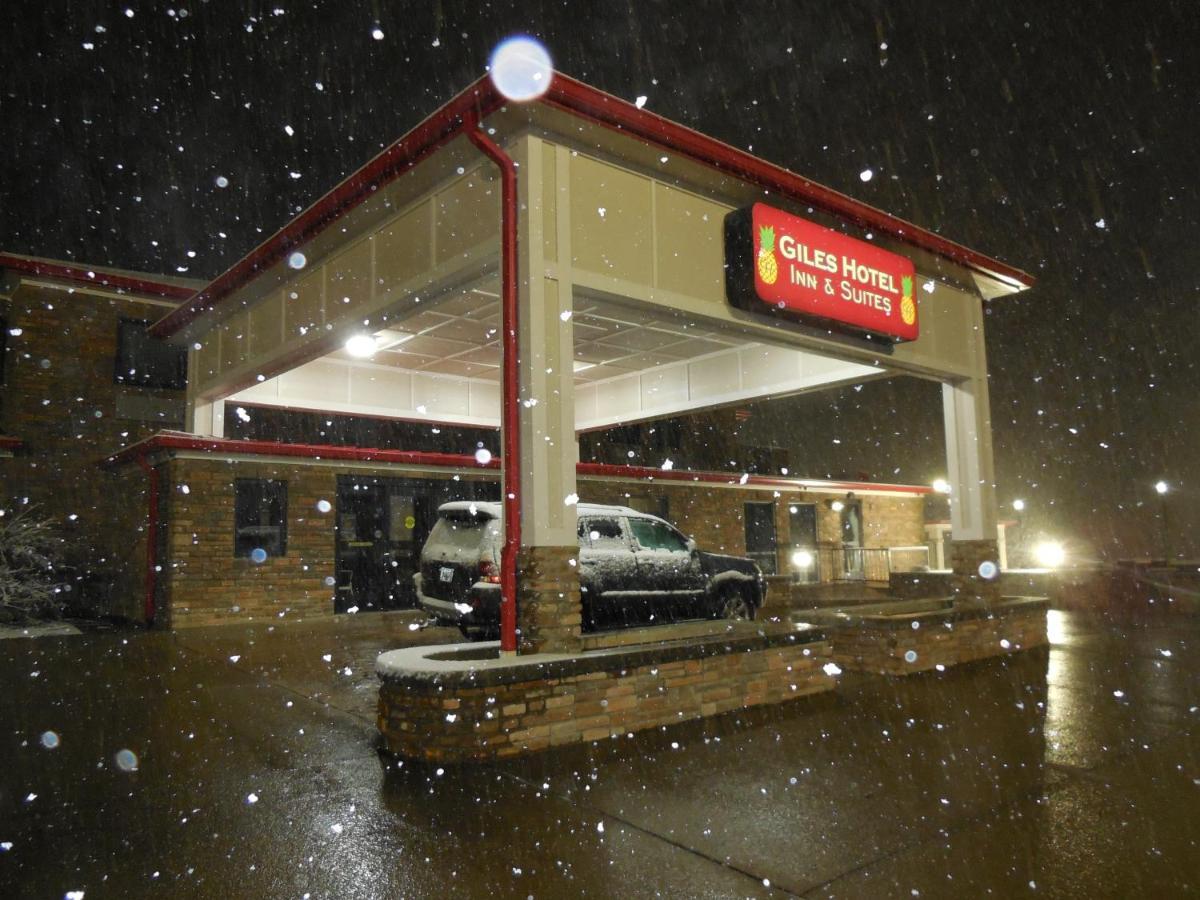 Giles Hotel Inn And Suites Pulaski Екстериор снимка