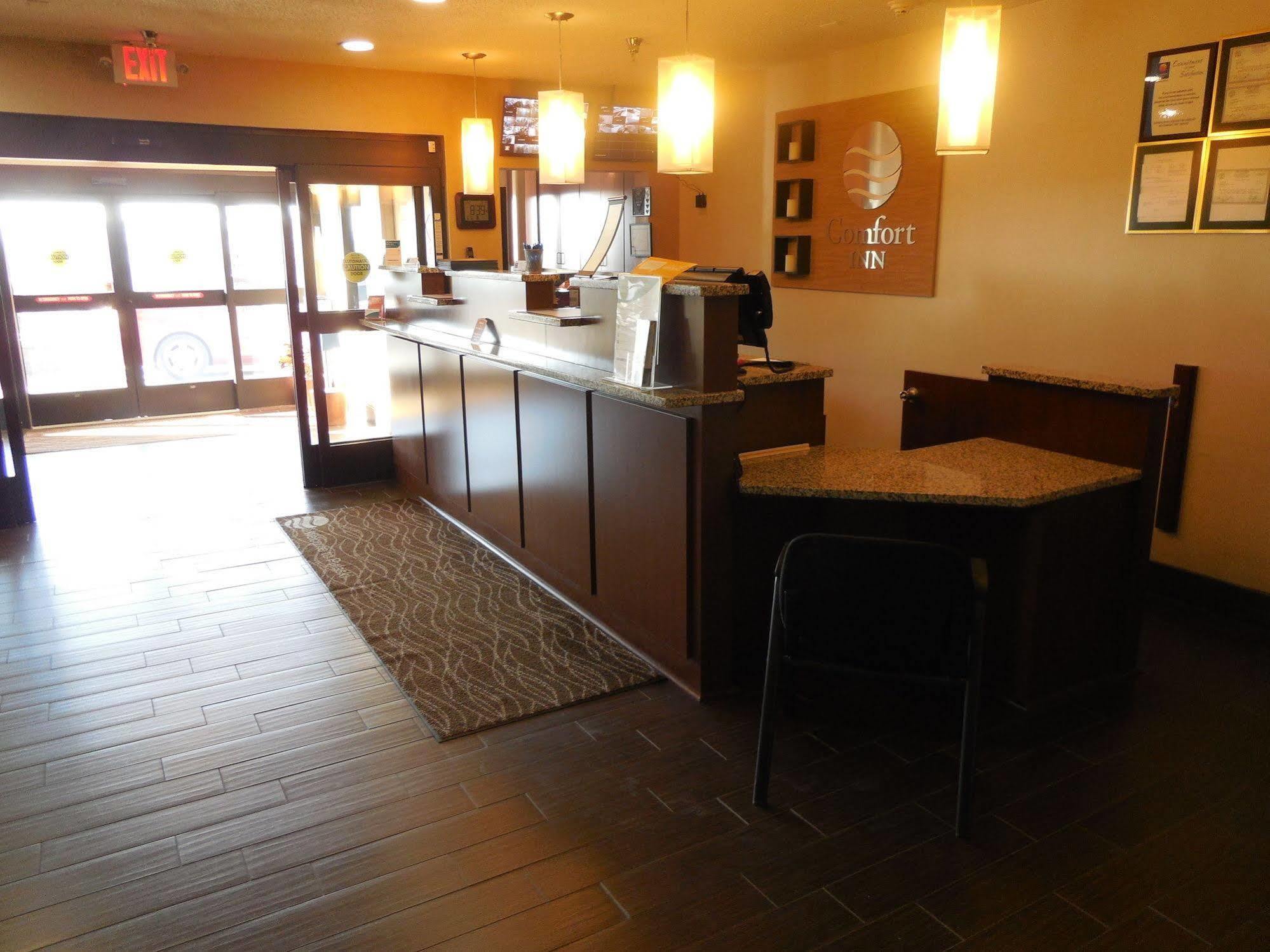 Giles Hotel Inn And Suites Pulaski Екстериор снимка