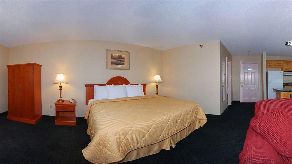 Giles Hotel Inn And Suites Pulaski Екстериор снимка